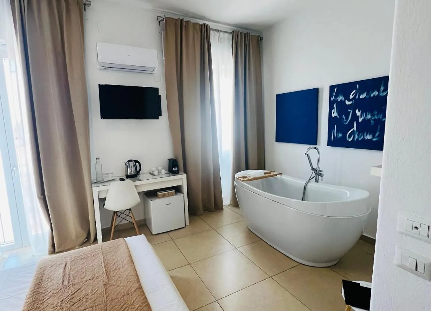 Les Chambres De Francoise Guest House Olbia